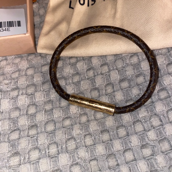 LOUIS VUITTON BRACELET-BRAND NEW WITH TAGS - Picture 3 of 4